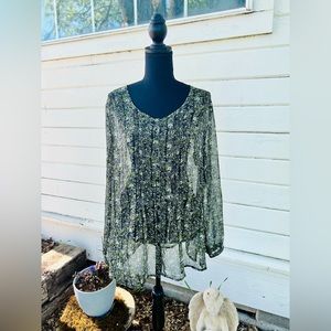✨Sold✨XL Jaclyn Smith Sheer Blouse; Green Multi